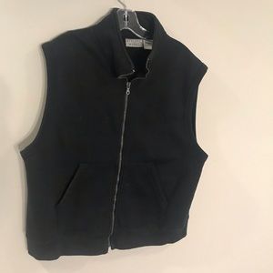 Athletic Works Brand Light Duty Sleeveless Jacket. Black Color, Large Size.
